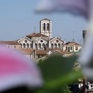 Carlton 3*, Ferrara Olaszország