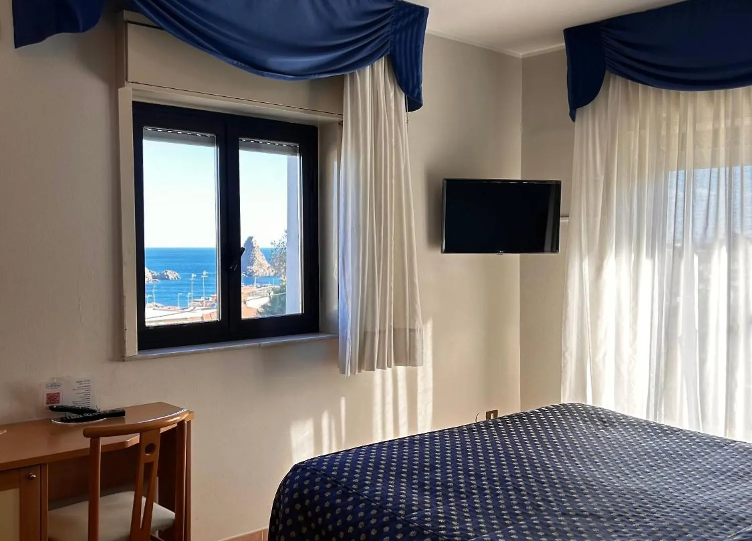 Hotel Lachea Aci Trezza 3*,